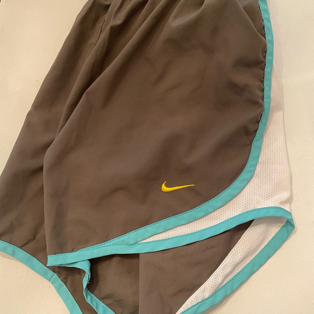 Women’s Nike Tempo shorts